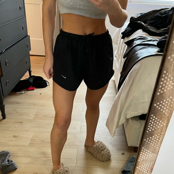 Nike shorts - Picture 2 of 2